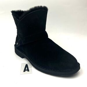 UGG Zariyah Bootie  sz 10